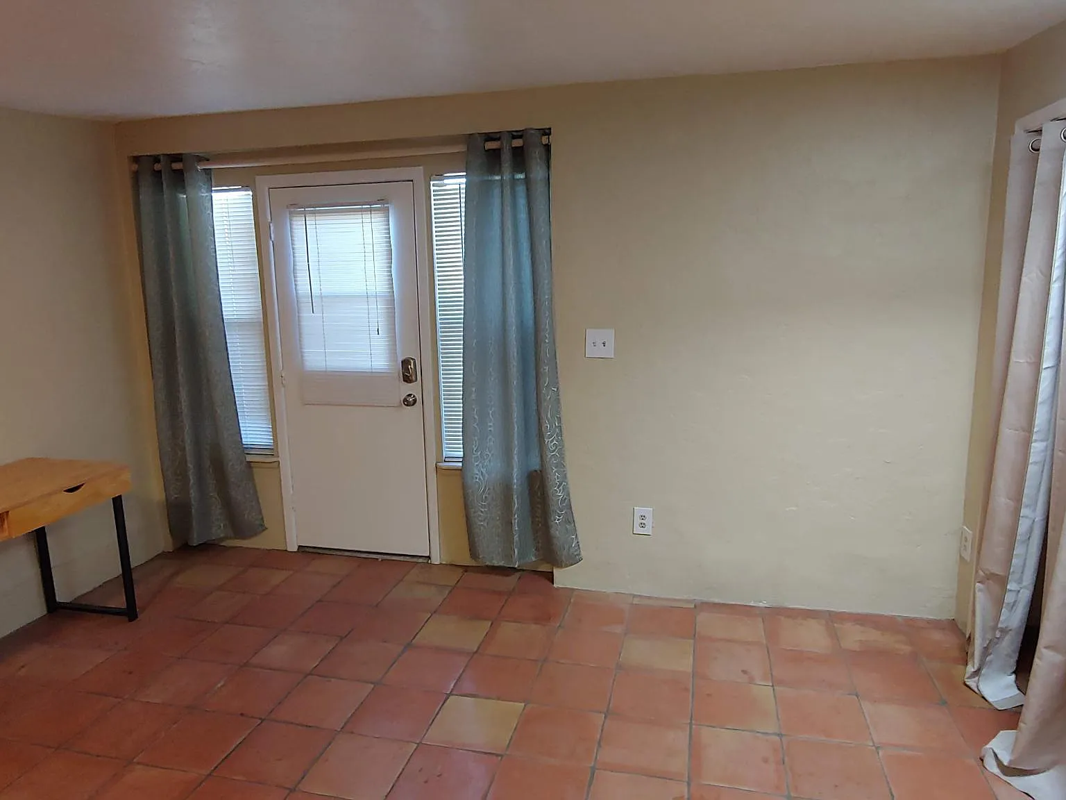 Studio, 355 sqft, $949 — Photo 3