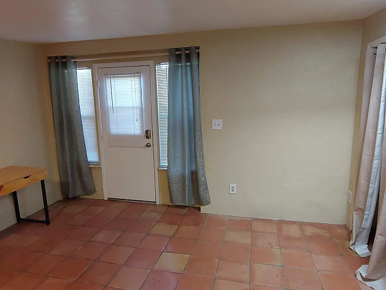 2304 E Helen St #2 — Photo 5