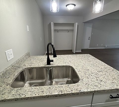 5th image of 847 S Lake Park Ave APT 34W