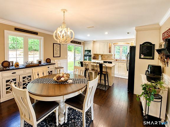 3rd image of 327 Jones Road