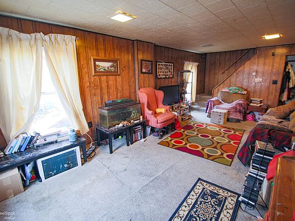 3rd image of 512 N New St