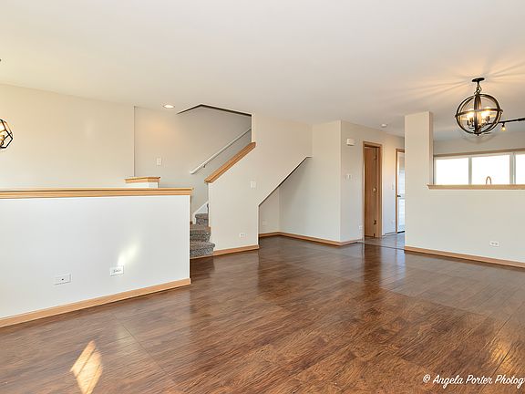 5th image of 230 Niagara Dr