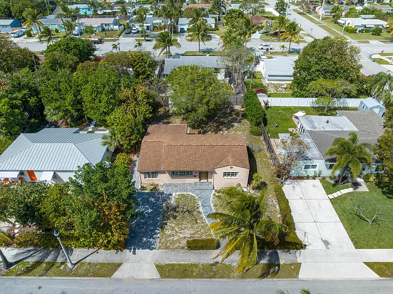331 Winters St — Photo 29