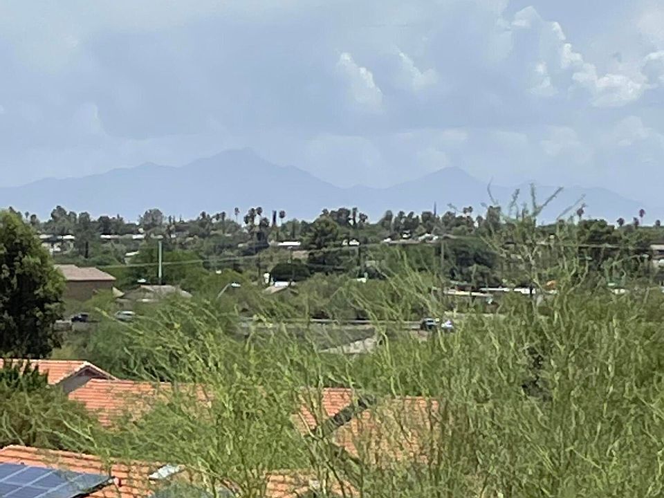 1st image of 2223 S Quail Hollow Dr