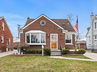 17612 Sprenger Ave, Eastpointe, MI