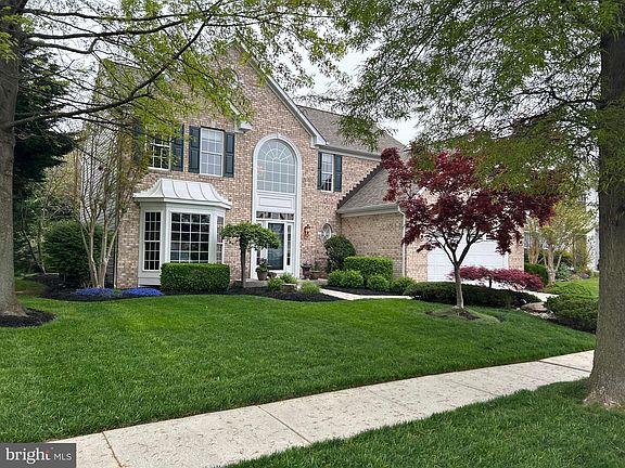 2nd image of 442 Creeks End Ln