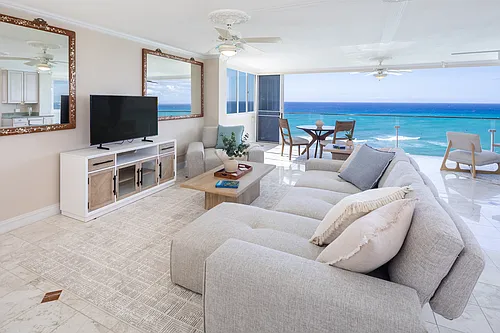 3065 Kalakaua Ave #PENTHOUSE Photo 1