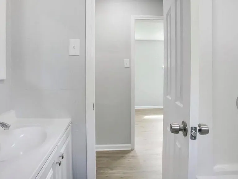 5123 Peachtree St #1/2 — Photo 7
