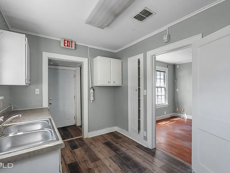 2661 Murray St — Photo 13