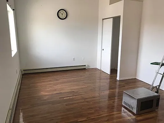 Rented by Metropolitan Brokers Inc. | media 1