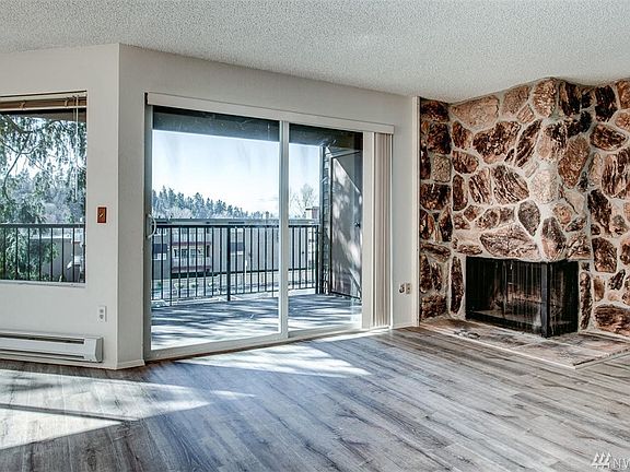 2nd image of 530 Bellevue Way SE
