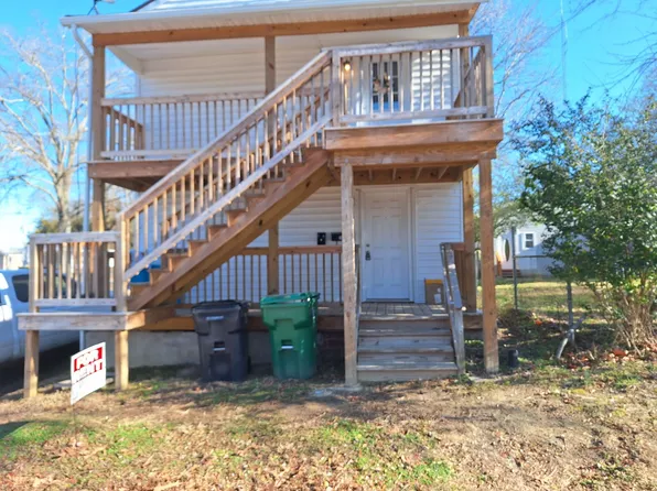 425 S 18th Ave #A, Hopewell, VA 23860