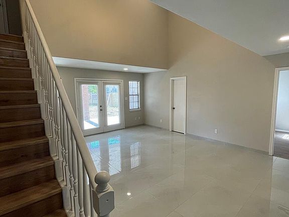 3rd image of 502 Mississippi St