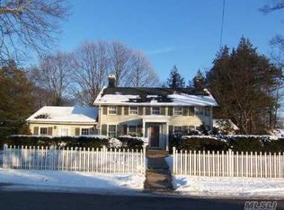 42 Bennett Pl, Amityville, NY 11701