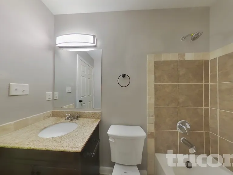 10951 Royal Forest Dr — Photo 14