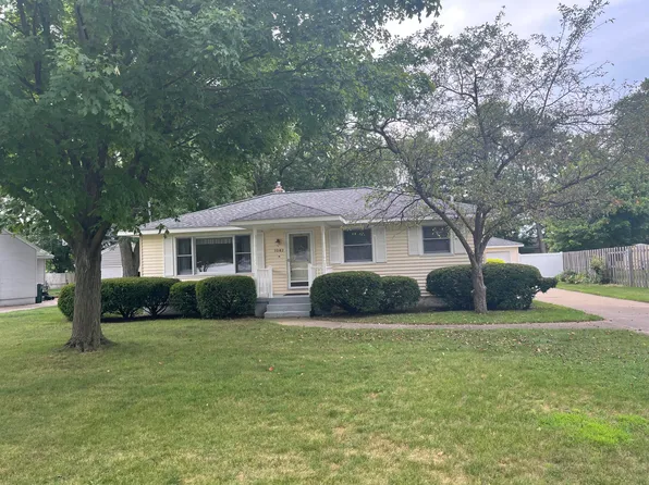 1082 Koster St, Jenison, MI 49428