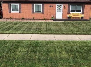 9425 Glenis St, Taylor, MI 48180