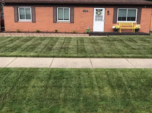 9425 Glenis St, Taylor, MI 48180