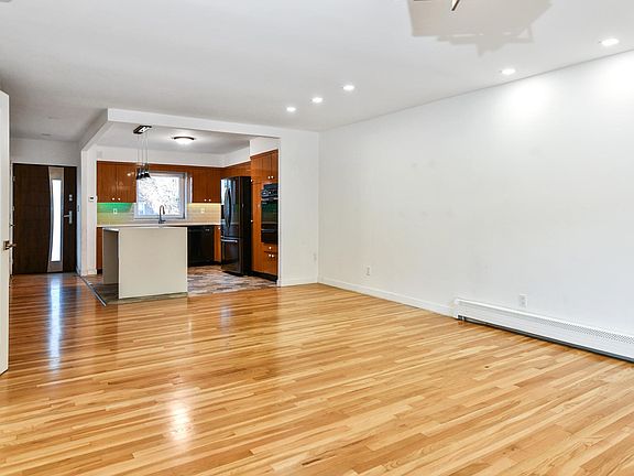 5th image of 6940 Eliot Ave