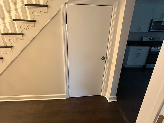 4th image of 4826 Simpson Ave