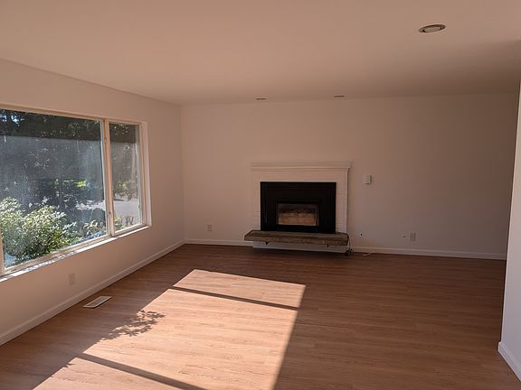 5th image of 19331 140th Pl SE