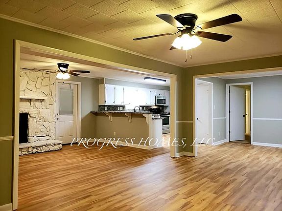 2nd image of 106 Twin Oak Dr