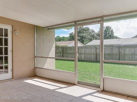 5th image of 2877 Corbusier Dr
