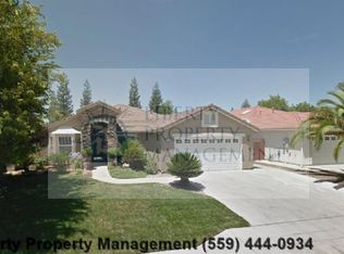 1750 N McKelvy Ave, Clovis, CA 93619