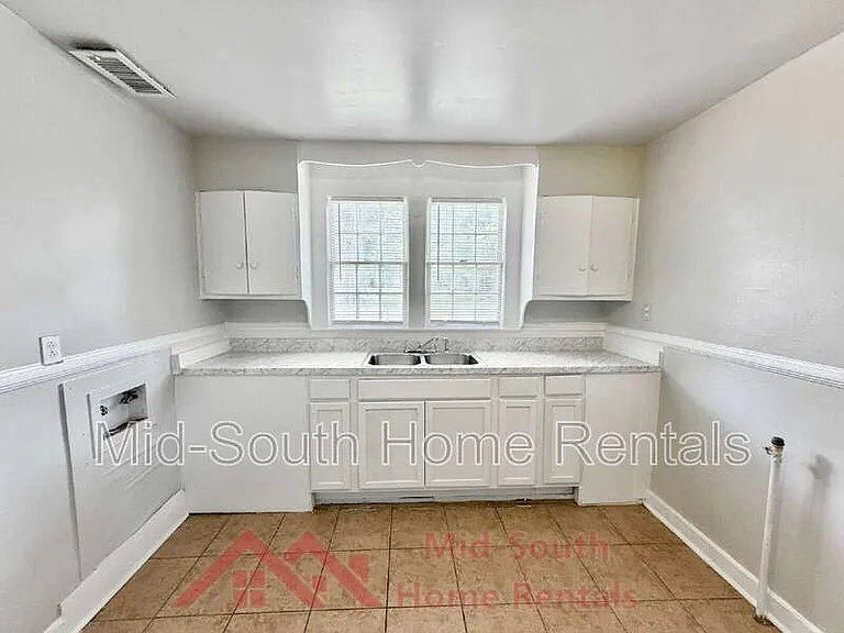 1379 Ferguson Rd #4 — Photo 5