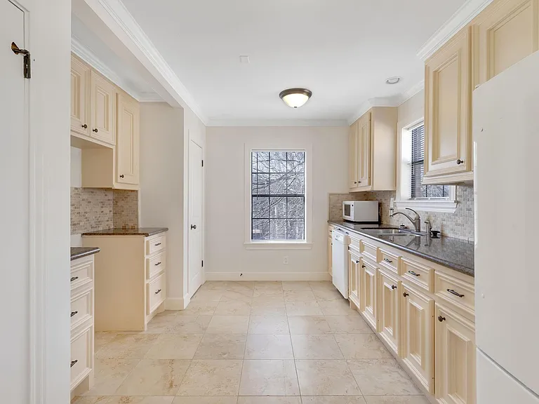 2306 Blodgett St #2 — Photo 6