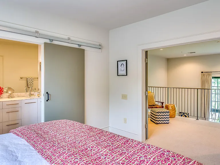 509 Cloverdale Rd #201 — Photo 14
