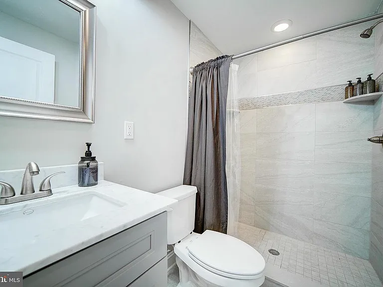 1513 S Lambert St — Photo 20