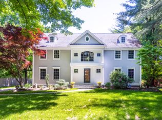 302 Grove St, Wellesley, MA 02482