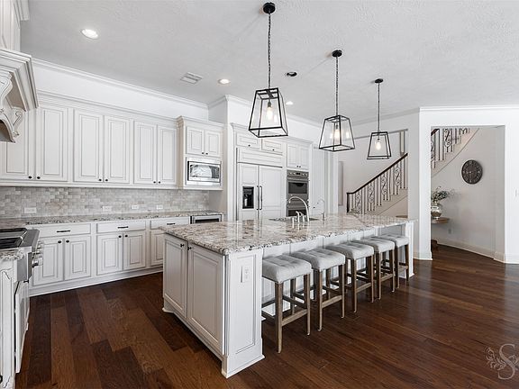 4th image of 6118 Fayette Springs Ln