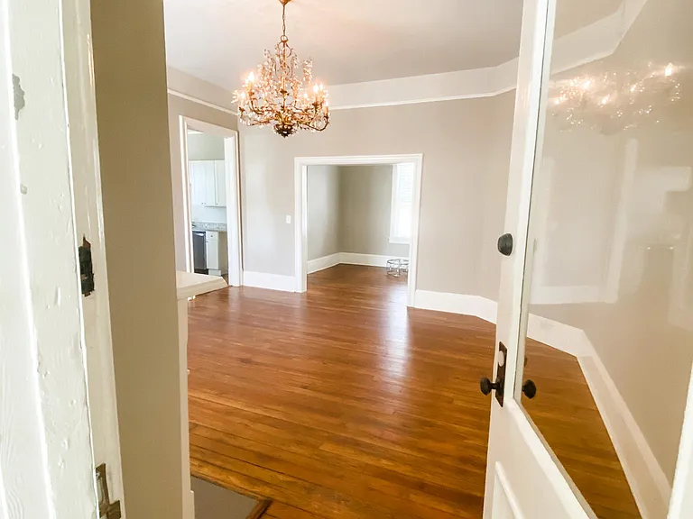2501 Barnard St #A — Photo 8