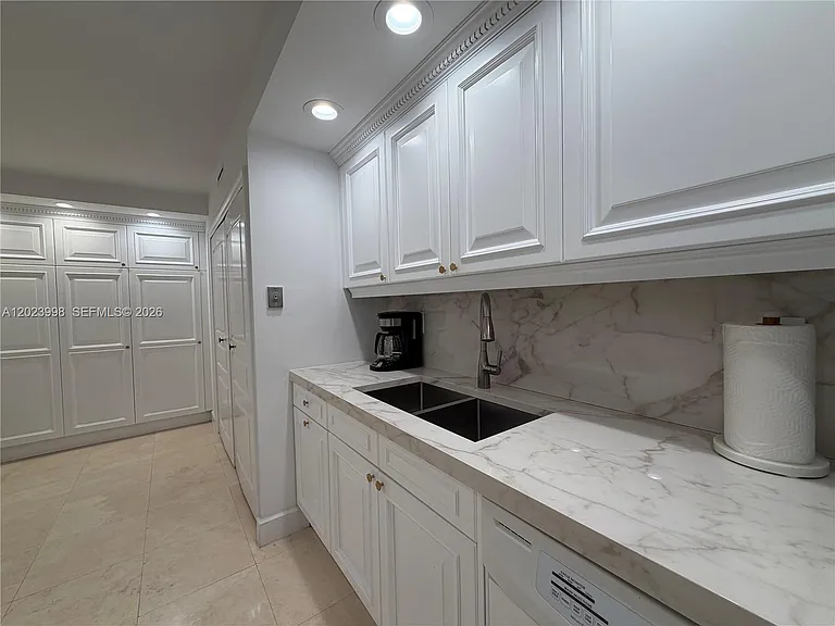 1111 Crandon Blvd #B1105 — Photo 20
