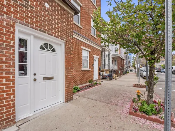 282 Saint Pauls Avenue image 1 of 17