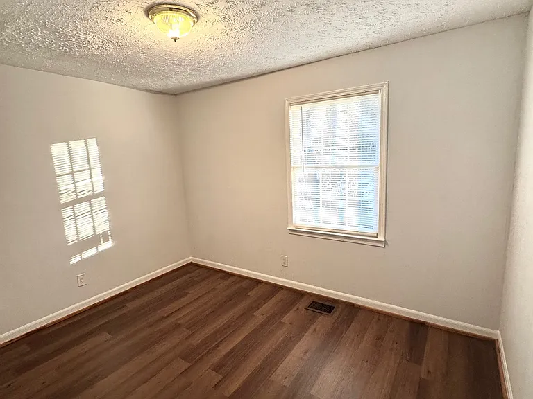50 Height St — Photo 11
