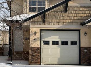 40 S Alberts Close, Red Deer, AB T4R3J7