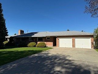 1st image of 815 Gary Dr