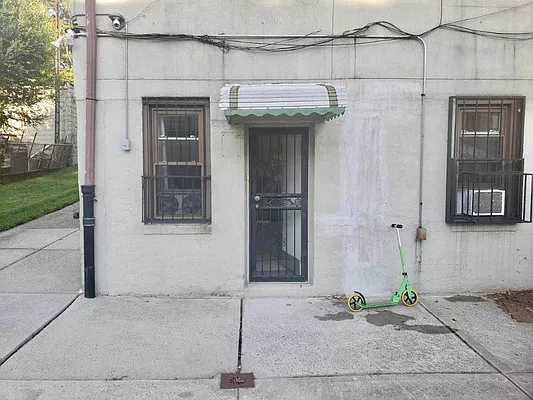 Rented by RealTegrity NY LLC | media 39