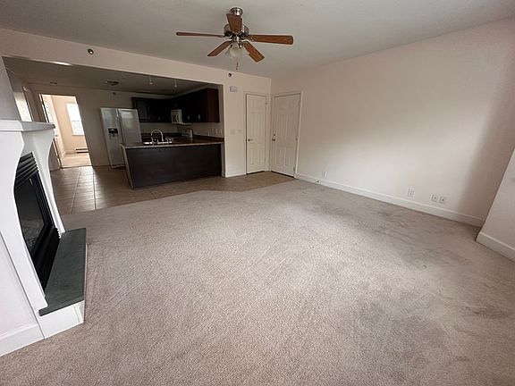 4th image of 39 Village Cir #10