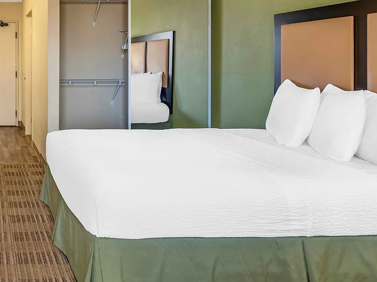 Studio Suite - 2 Queen Beds