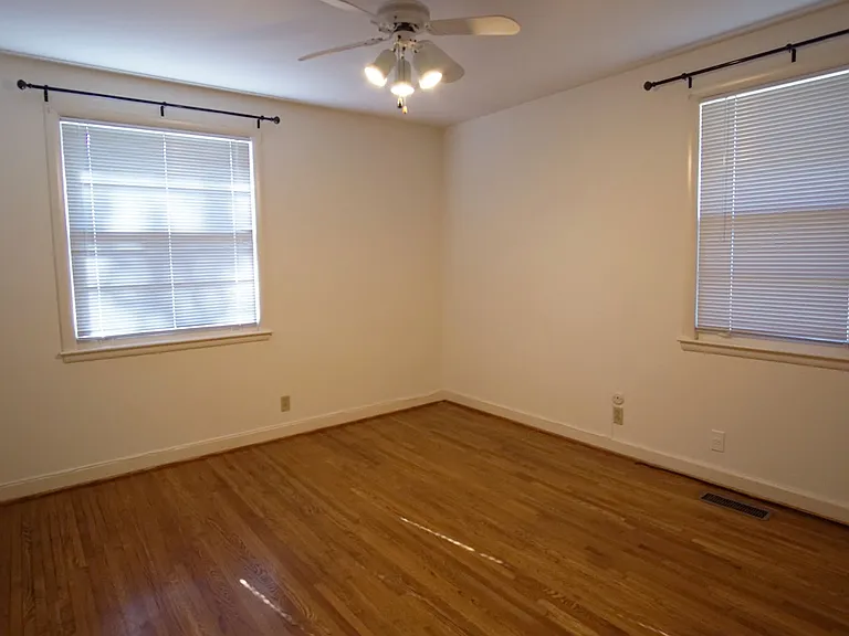 3700 Lealand Ln — Photo 5