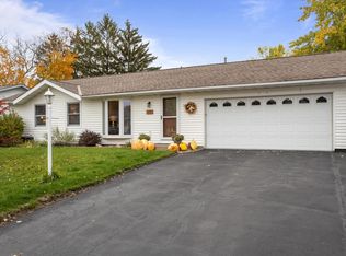 1053 La Crosse St, Onalaska, WI 54650