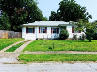 822 Manor St, Grand Prairie, TX 75050
