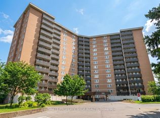 2000 Jasmine Cres #410, Ottawa, ON K1J8K4
