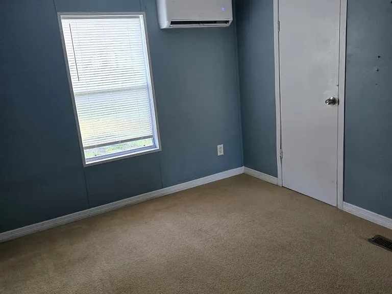 595 Maxanna Ave — Photo 12
