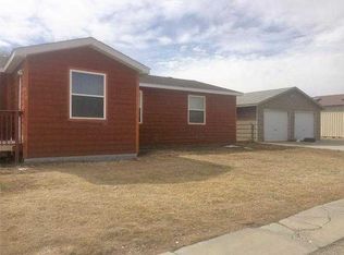 818 Ash Ave, Rawlins, WY 82301