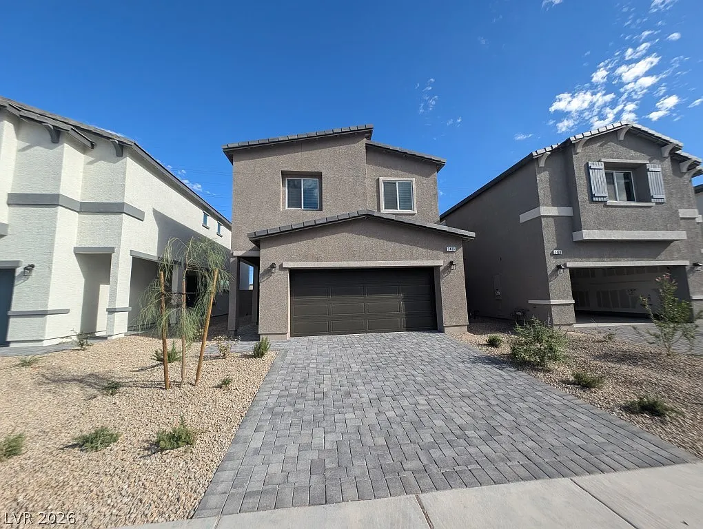 3 bed, 2.5 bath, 1715 sqft, $2,300 — Photo 1